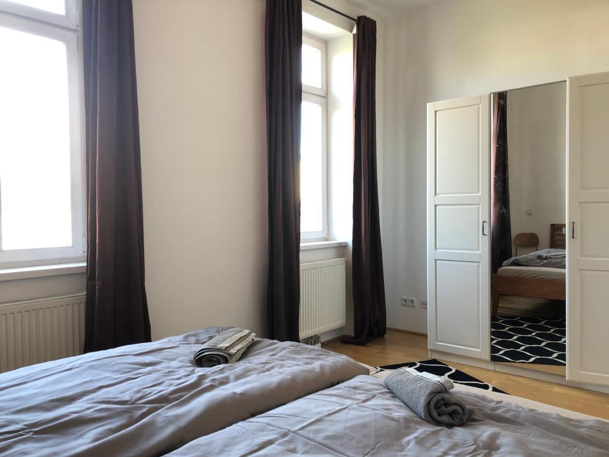 Helle 4 Zimmer Familien-wohnung Mit Balkon! Schloss Schonbrunn In Gehdistanz * Wenen