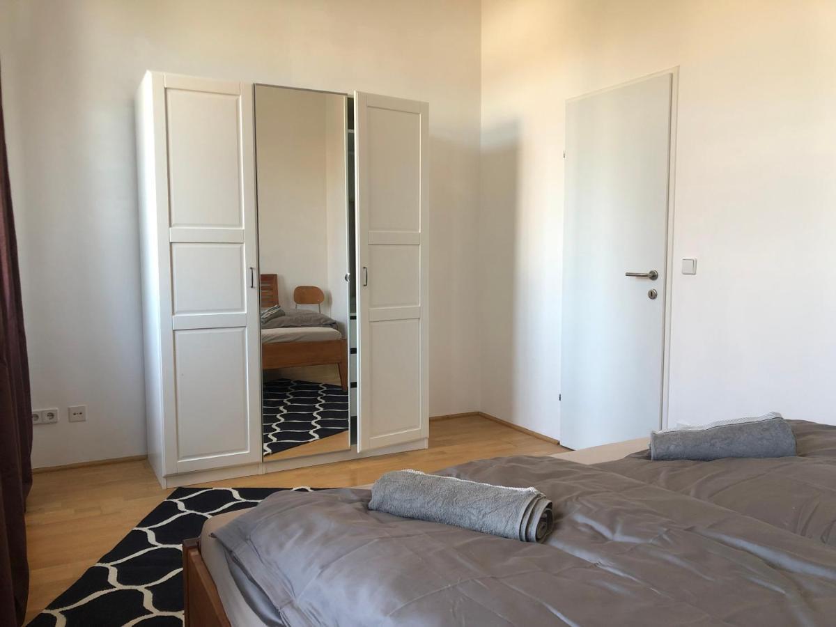 Appartement Helle 4 Zimmer Familien-wohnung Mit Balkon! Schloss Schonbrunn In Gehdistanz Wenen