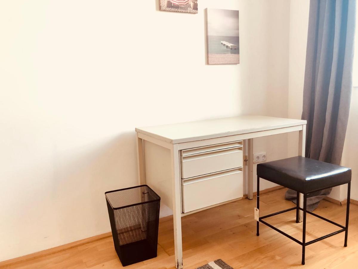 Appartement Helle 4 Zimmer Familien-wohnung Mit Balkon! Schloss Schonbrunn In Gehdistanz Wenen