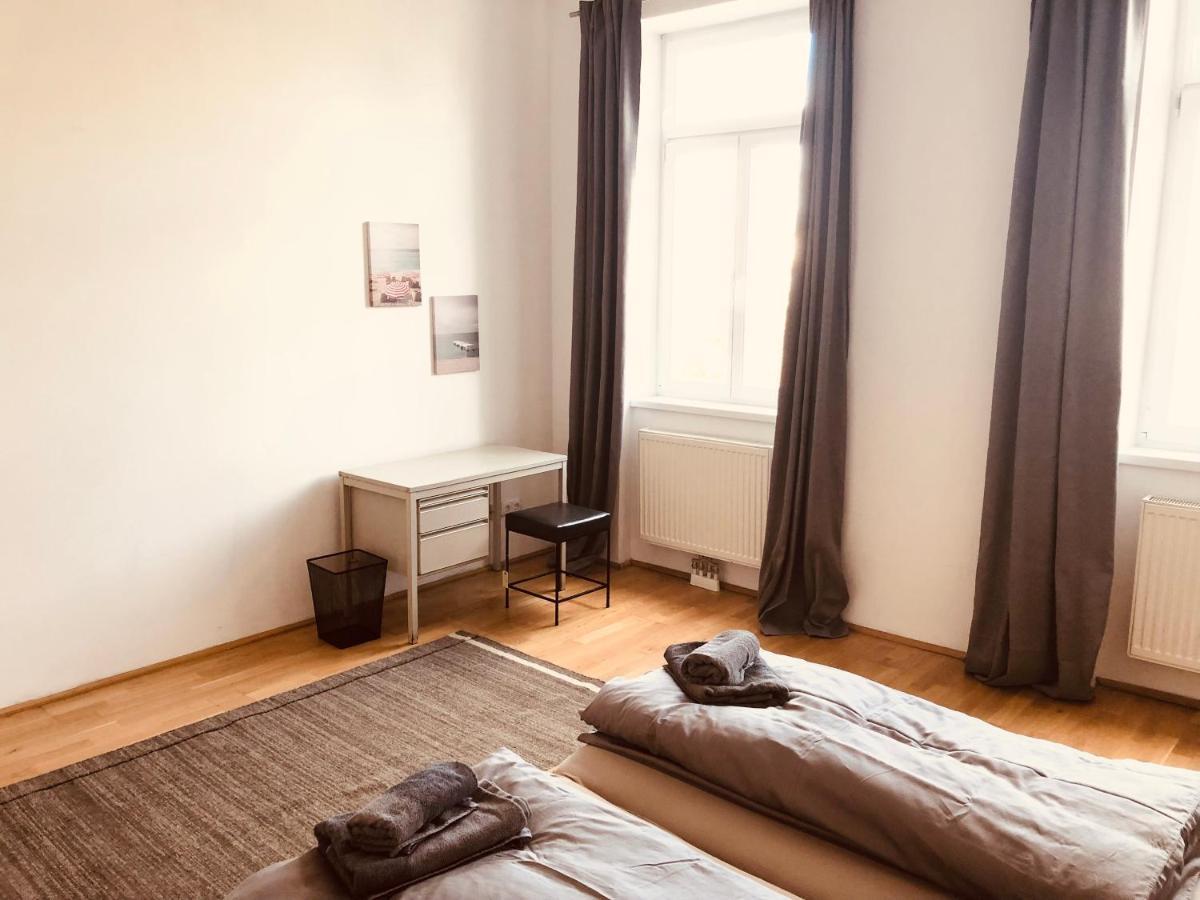 Helle 4 Zimmer Familien-wohnung Mit Balkon! Schloss Schonbrunn In Gehdistanz Wenen