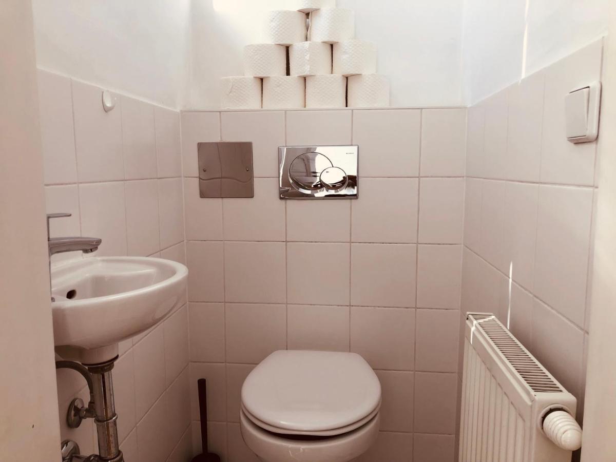 Helle 4 Zimmer Familien-wohnung Mit Balkon! Schloss Schonbrunn In Gehdistanz Appartement